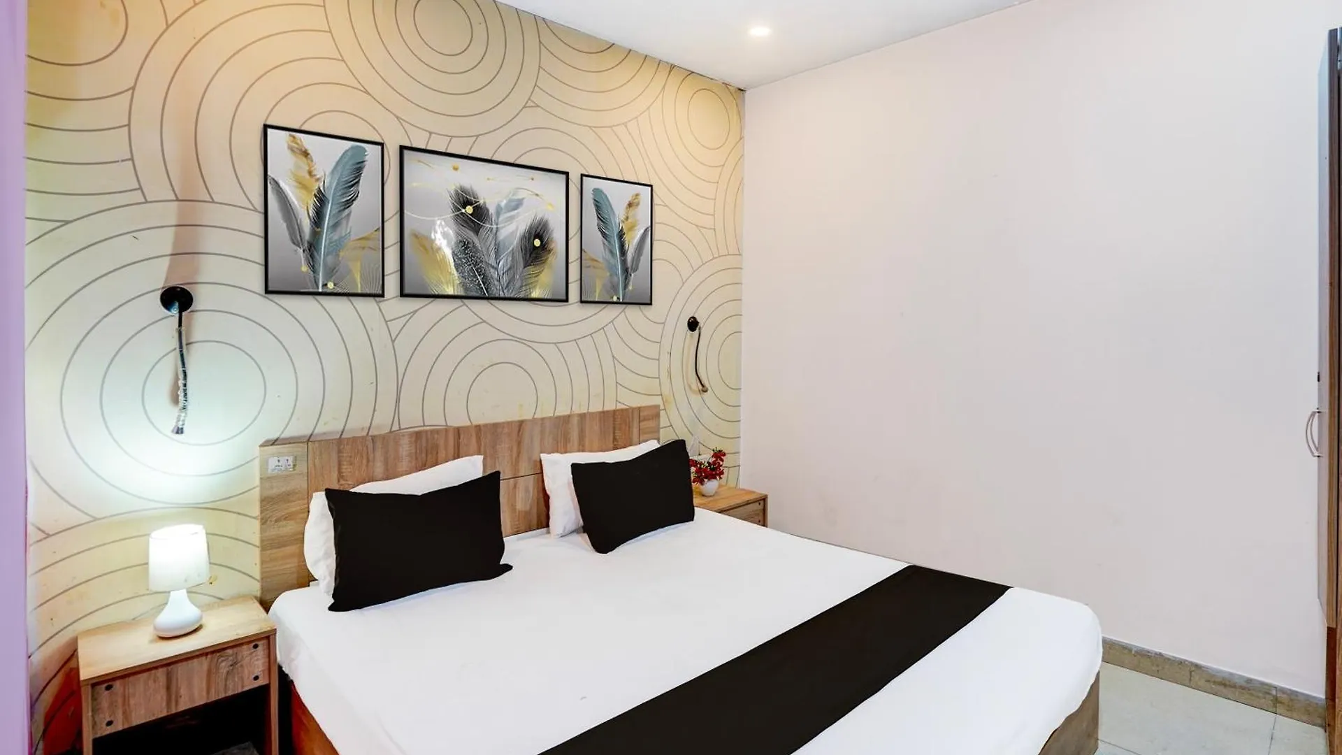 ****  Hotel O Grand Luxury Delhi  India